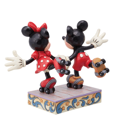 Mickey und Minnie Mouse in Rollschuhen